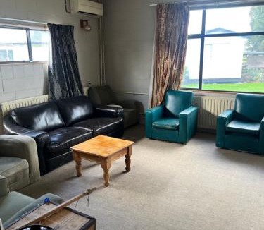 Temuka House | Quiet country setting- R3 Magnolia House