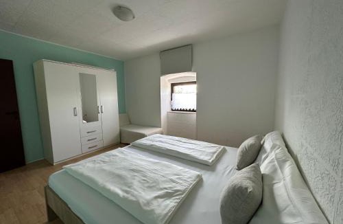 Koper Apartment | Quiet countryside apartments near the city and the sea