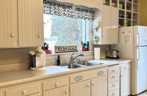 Wadena House | Quiet Countryside Views, Offering Unique Farm Life Experience