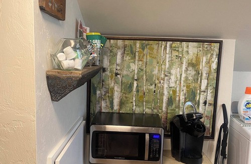 Springfield Apartment | Quiet & cozy loft apartment only minutes to downtown Springfield and U of O.