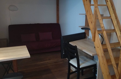 20th Arrondissement Apartment | Quiet, cozy studio in the heart of Paris