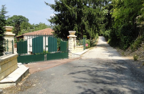 Sarlat-la-Caneda Apartment | Quiet, dead-end street, 10 minutes' walk from the town center, ground floor