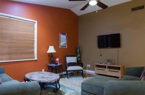Desert View Village House | Quiet desert getaway with ping-pong, BBQ, citrus