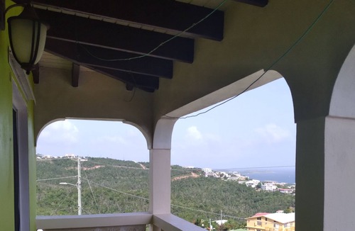 Frydendal Villa | QUIET ELEGENCE. 7 MINUTES TO RED HOOK ANDST. JOHN FERRY DOCK