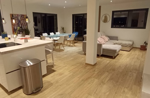 Saint-Vincent-de-Mercuze House | Quiet house 20 minutes from the slopes with Jacuzzi