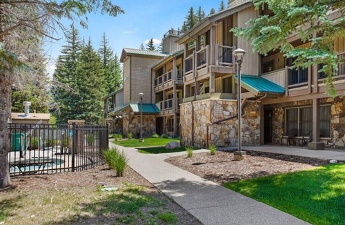 Highland Meadows Apartment | Quiet, fully equipped 1 bd 2 bath apartment retreat to Vail on Gore Creek