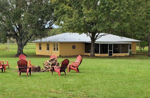 Williston House | Quiet Getaway in Horse Country-West House-Close to Ocala/Gainesville, Pets Ok!
