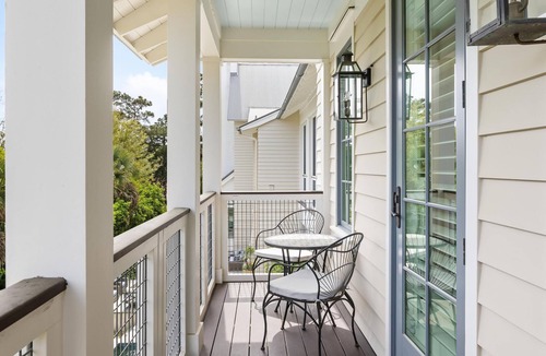 Palmetto Bluff House | Quiet Getaway in the Bluff | Cozy Carriage House with Porch + Pool