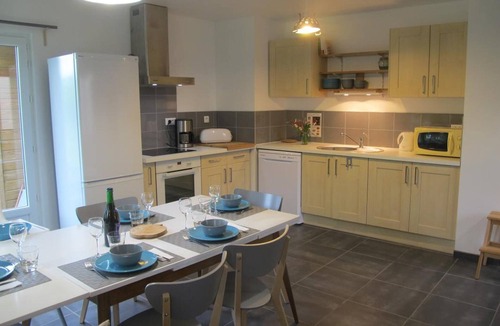 Saint-Waast Cottage | Quiet gîte with parking - 5 guests