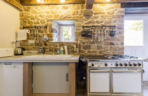 Saint-Pierre-Eglise House | Quiet gîte in an old farmhouse between sea and countryside