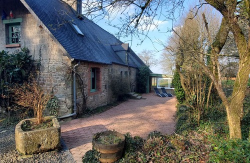 Saint-Sever-Calvados House | Quiet gîte on the edge of a forest, ideal for families with pets except cats.