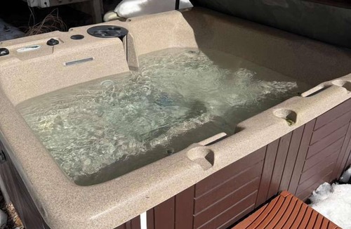 South Russell Apartment | Quiet Guest Space with Hot Tub, Laundry, and Gym