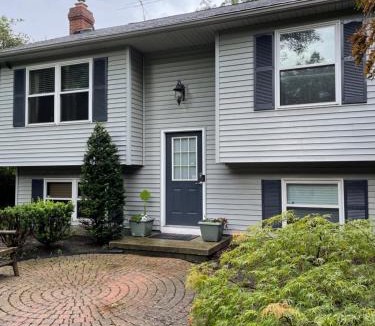 South Russell Apartment | Quiet Guest Space with Hot Tub, Laundry, and Gym