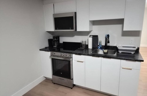 Riverview Apartment | Quiet Haven - One-bedroom Suite