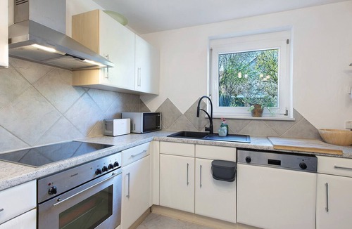 Adelhausen Apartment | Quiet Holiday Apartment with Gym, E-car charging station, Private Terrace with BBQ and fast Wi-Fi!