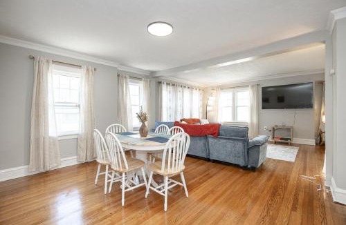 Shaker Heights House | Quiet home in historical neighborhood