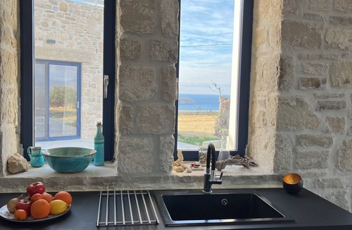 Pitsidia House | Quiet house in southern Crete, picturesque sea and mountain views, beach within walking distance