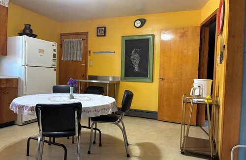 Miller Beach Apartment | Quiet Indiana Dunes retreat near hiking and beach
