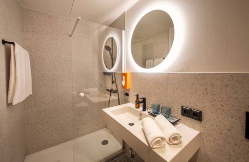 Offenbach am Main Hotel | Quiet, Inviting Room – Ideal Base for Exploring Offenbach & Frankfurt