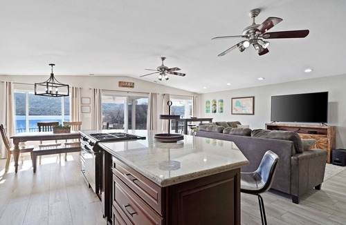 Wilbur Springs House | Quiet Lakefront Escape-Pool/GameRoom/ArcadeGames/Pedal Boats/Kayak/FirePit/Dock