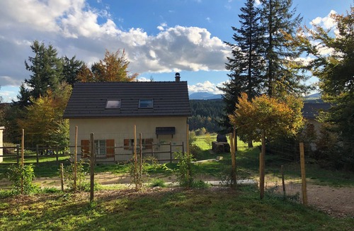 Le Chambon-sur-Lignon House | QUIET LITTLE HOUSE WITH MAGNIFICENT VIEW!