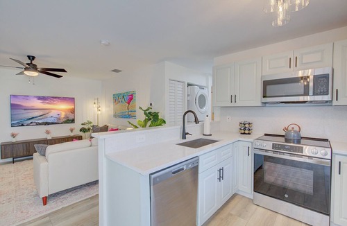 Dunedin Condo | Quiet Location King Beds One Mile To Honeymoon Island 3 Miles 2 Downtown