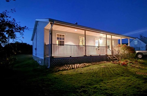 Frankville House | Quiet location - walking trail to the water frontn5G internet Crave tv and HBO