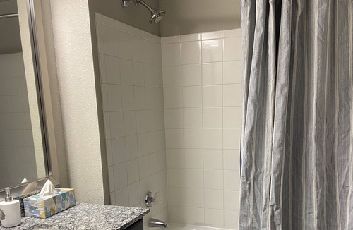 Grogan's Mill Apartment | Quiet Luxury Nouvelle at The Woodlands Cozy 2 Bedroom-shopping, food, lake view