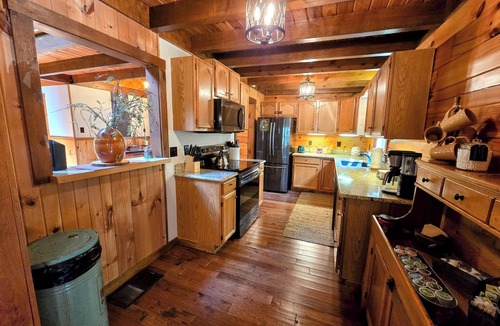 Nisbet House | Quiet Luxury, Surrounded by Nature 5-Star Guest Favorite Near Williamsport, PA