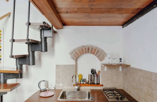 Santa Maria Novella Apartment | Quiet Mezzanine Studio Near Florence Center