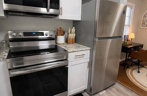 Mobile House | Quiet Midtown Retreat 5 Mins to Hospitals Fast WiFi Extended Stays