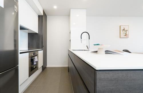 Dickson Apartment | Quiet Modern 1BR with Private Balcony - Hosted by Canstay
