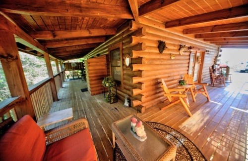 Sevierville Cabin | Quiet Modern Cabin by Pigeon Forge, Dollywood Park, Rod Run , & Gatlinburg,
