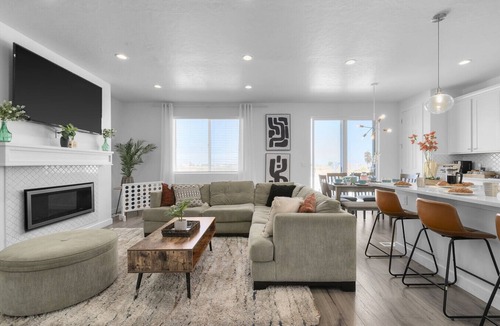 Lake Point House | Quiet Mountain View Retreat Brand-New Home