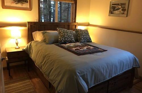 Seward House | Quiet neighborhoodhood in town at the foot of Mt. Marathon