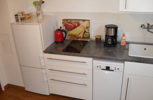 Gundelfingen Apartment | Quiet non-smoking vacation apartment w beautiful garden in Freiburg-Gundelfingen