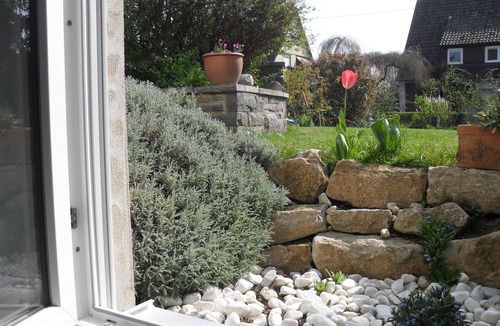 Gundelfingen Apartment | Quiet non-smoking vacation apartment w beautiful garden in Freiburg-Gundelfingen