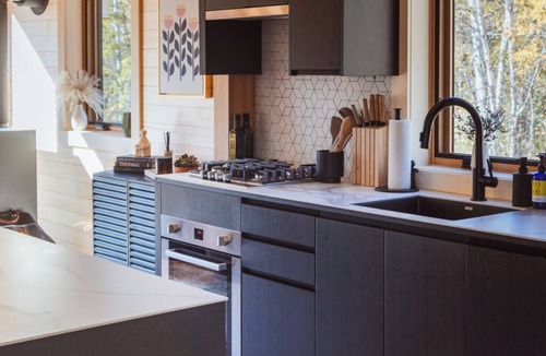Tofte House | Quiet North Shore getaway with sauna, woods, and modern finishings