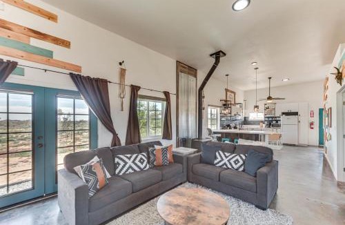 Landers House | Quiet Oasis w/Hot Tub: 21 Mi to Joshua Tree!