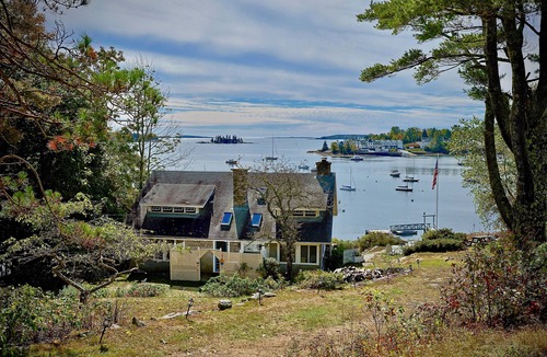 West Boothbay Harbor Cottage | Quiet Oceanfront Cottage with Dock