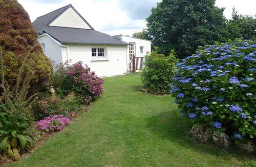 Saint-Gonnery Cottage | Quiet & Peacefully located, 4/5 Bed Gite in two acres of owners ground with lake