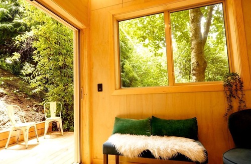 Sunshine Bay House | Quiet Private Cabin with Forest Spa Escape Near Bushland | Queenstown, New Zealand