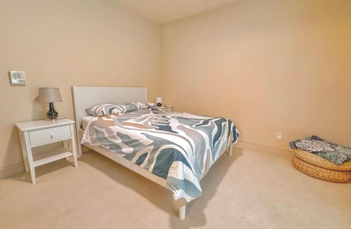 Broadmead House | Quiet Private Room with Ensuite - Broadmead 908