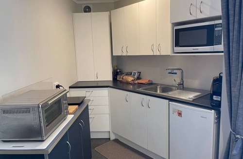 Manly Apartment | Quiet restful unit with seaviews