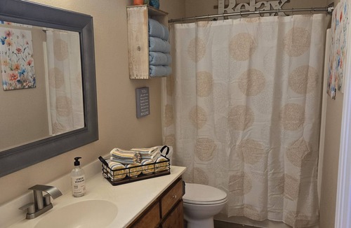 Mount Vernon House | Quiet retreat, perfect for unwinding with fishing to enjoy the scenic outdoors.