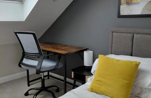 Cotham House | Quiet Room with en-suite , close to University, Whiteladies and Gloucester rd