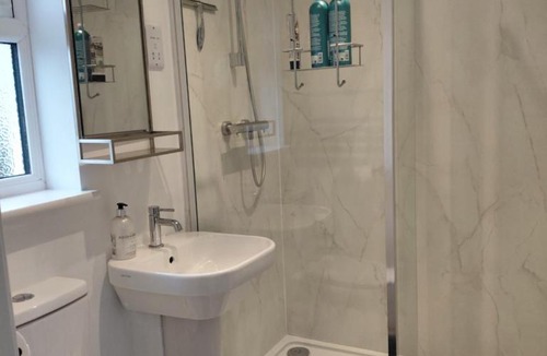 Cotham House | Quiet Room with en-suite , close to University, Whiteladies and Gloucester rd
