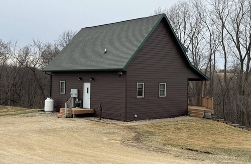 Alma Cabin | Quiet, secluded bluff top cabin with beautiful sunsets