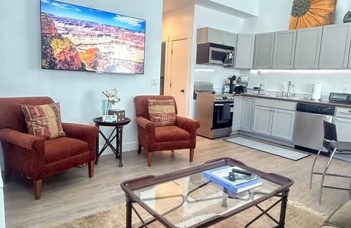 Draper House | Quiet secluded neighborhood quick freeway access canyons shopping entertainment