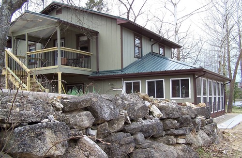 Eugene House | Quiet Semi-Secluded Rock Island Retreat